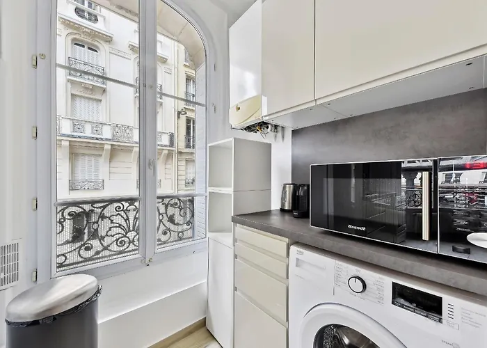 Bnbnova - 2br - Eiffel Tower & Grenelle Parijs